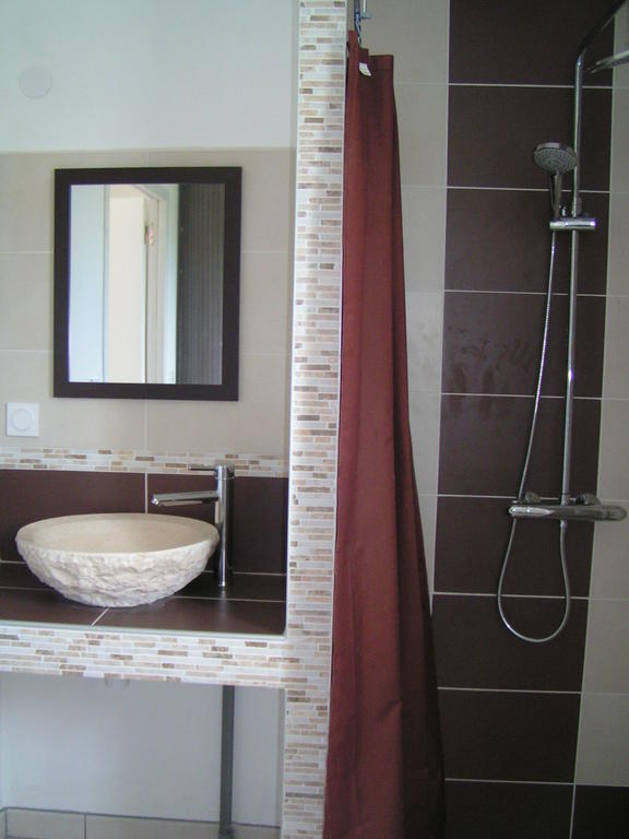 Aux Couleurs D'Ardeche Apartment วัลลงปงต์ดาร์ก ห้อง รูปภาพ