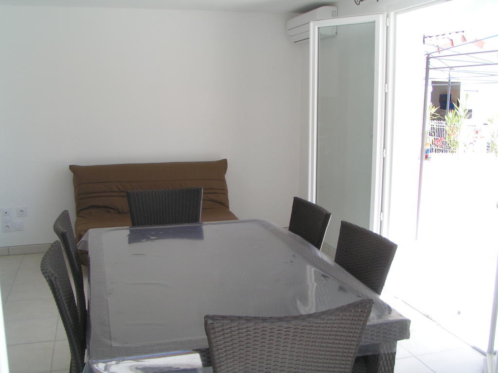 Aux Couleurs D'Ardeche Apartment วัลลงปงต์ดาร์ก ห้อง รูปภาพ